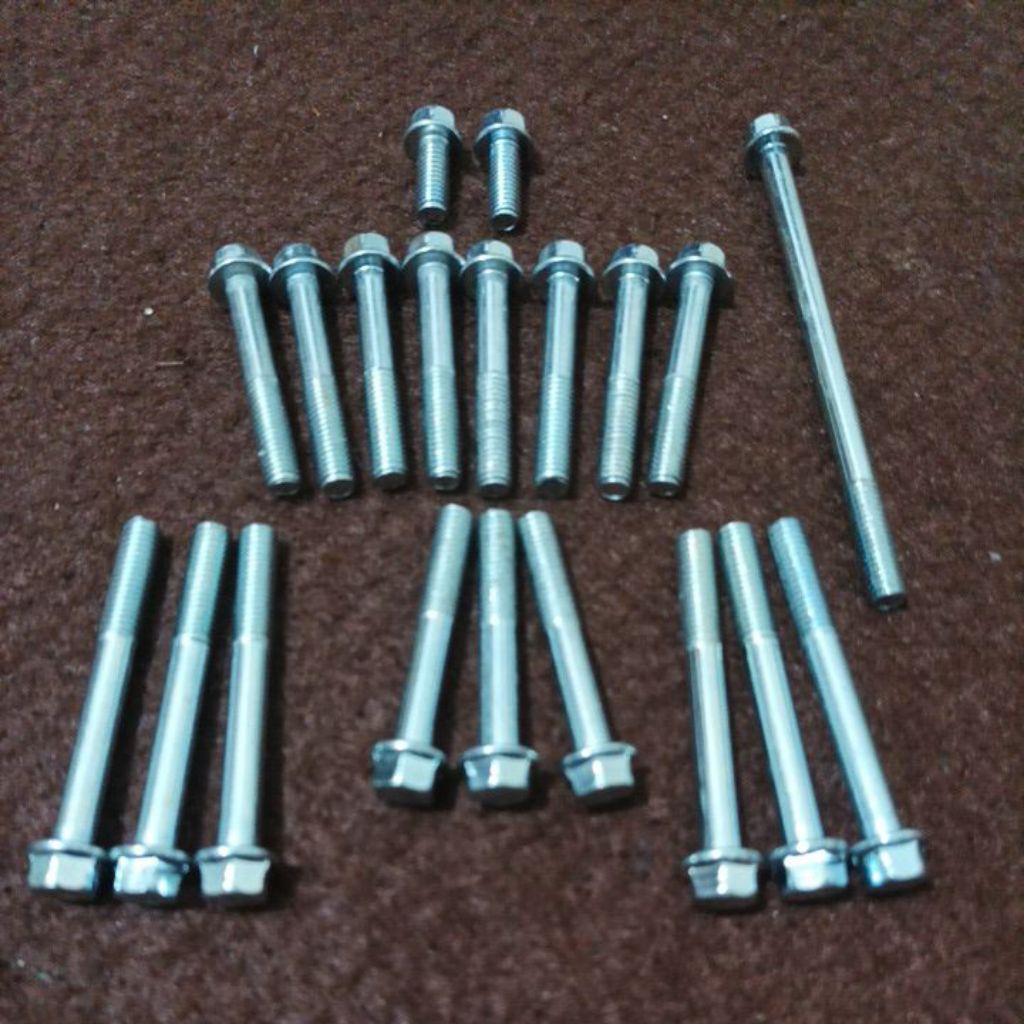 Baut Bak Mesin Set Vixion
