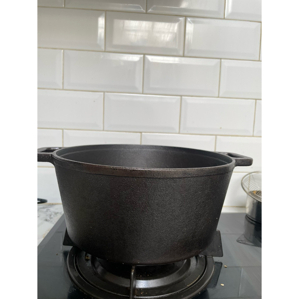 Preloved Skitchen Dutch Oven Cast Iron