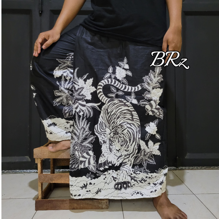 Sarung Celana Batik Motif Macan Putih