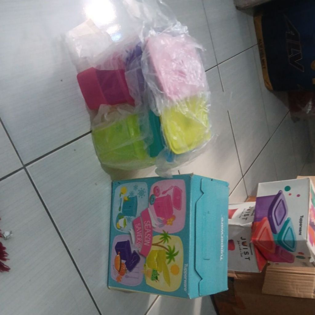 season saver tupperware