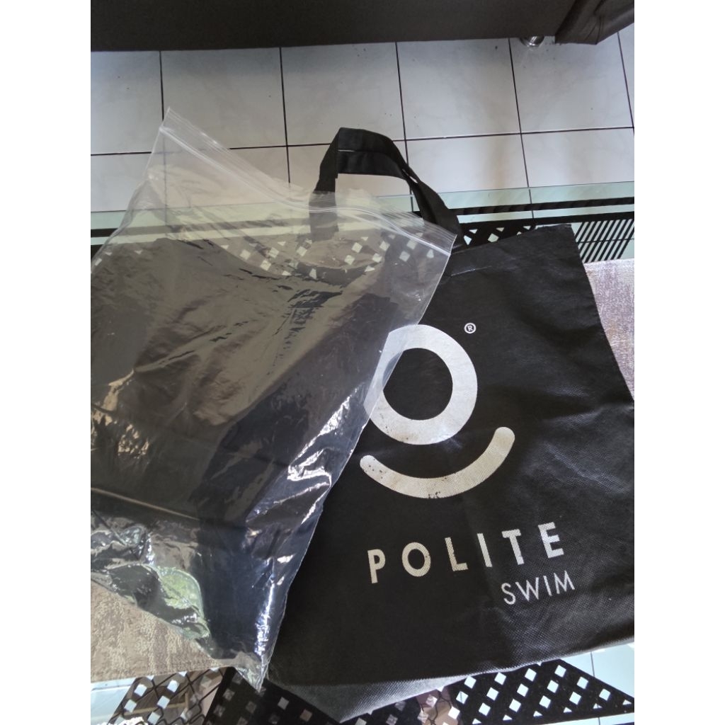 Prelove baju renang polite swim size M