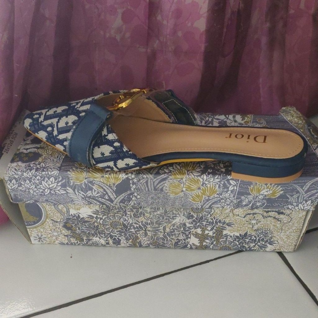 Sendal Dior
