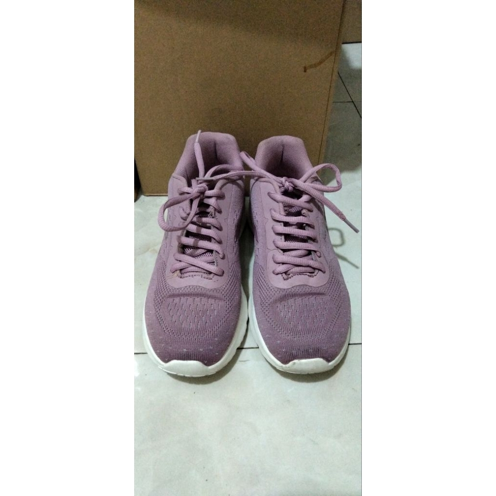 Sepatu Diadora Acenta  preloved