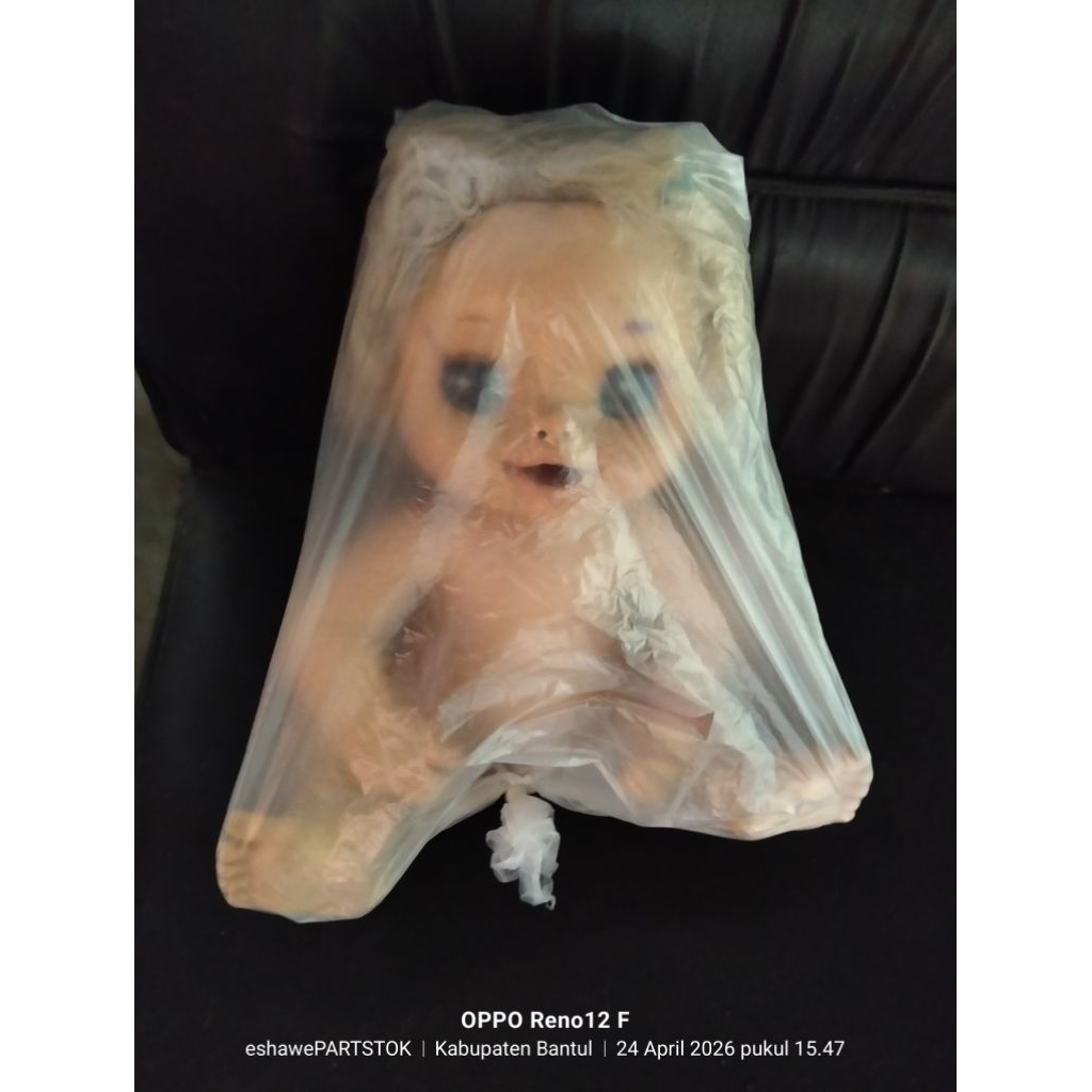 boneka bayi masih utuh