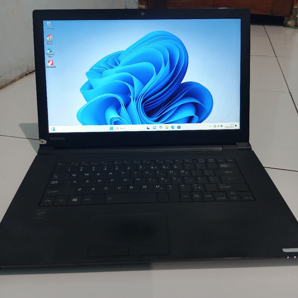 Toshiba dynabook B65