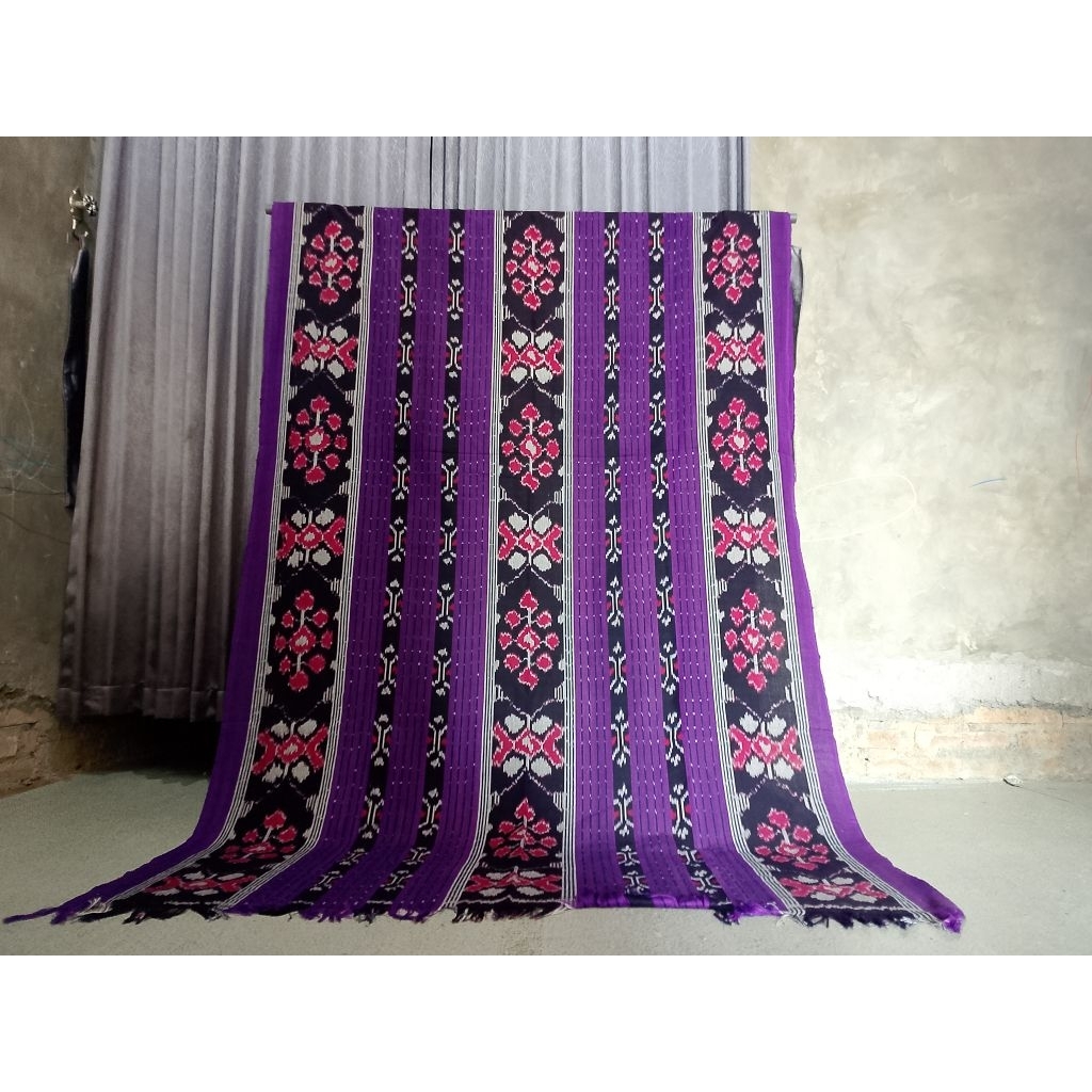 Kain Tenun Ikat Blangket Halus warna ungu antik etnik motif bunga