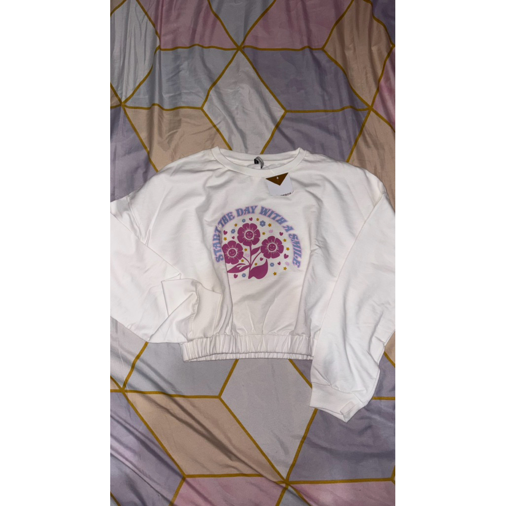 preloved sweater crop colorbox putih new