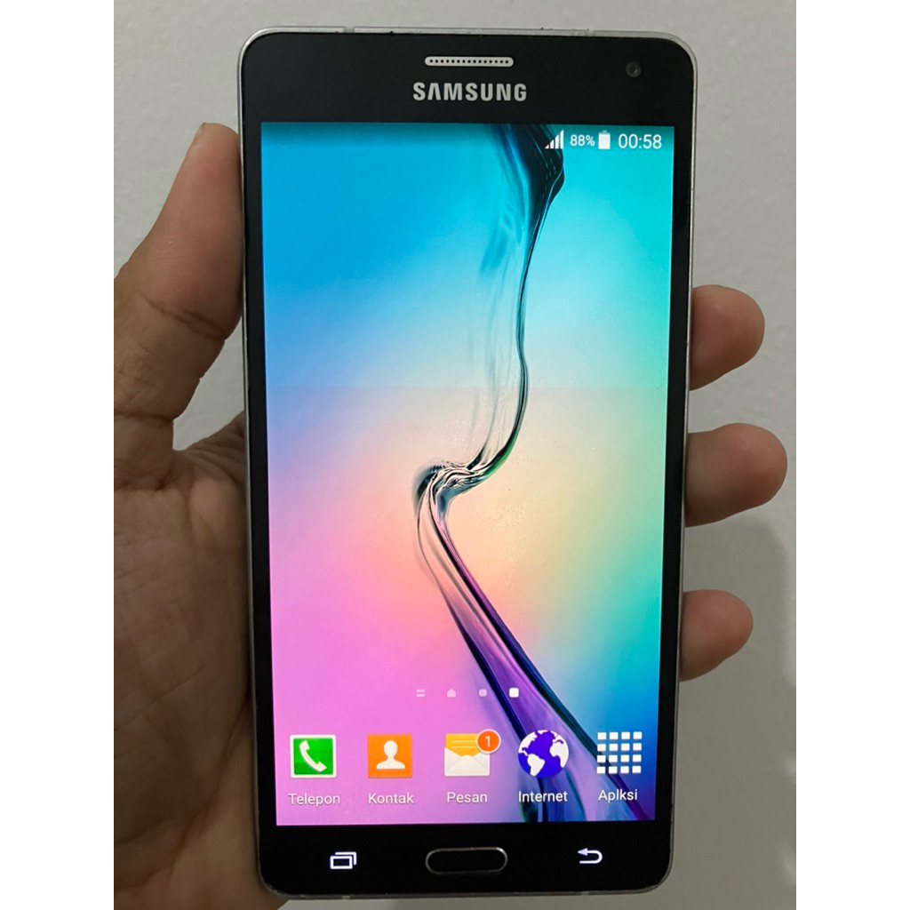 Samsung Galaxy A7 2015 2/16Gb Dual SIM (A700YD)