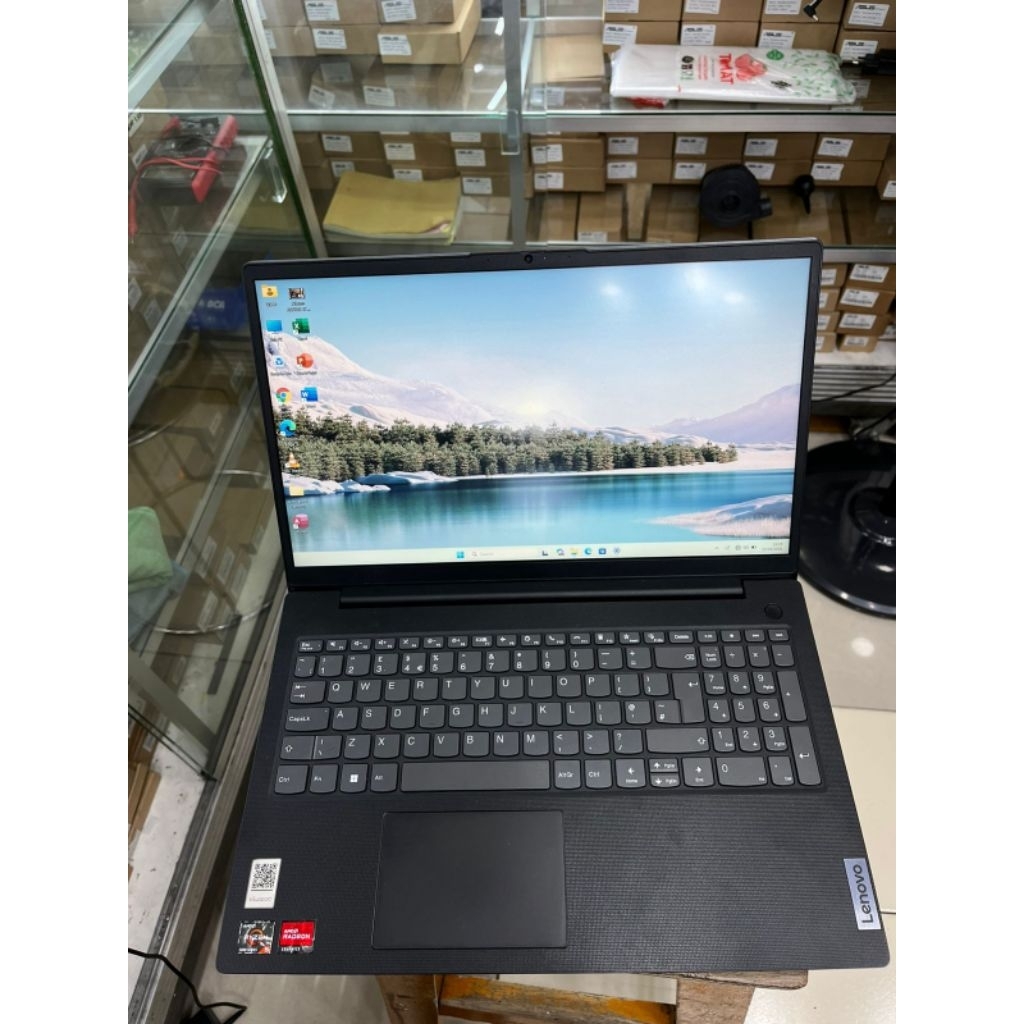 LAPTOP Lenovo AMD RYZEN 5-5500 RAM 8GB SSD 256GB SIAP PAKAI