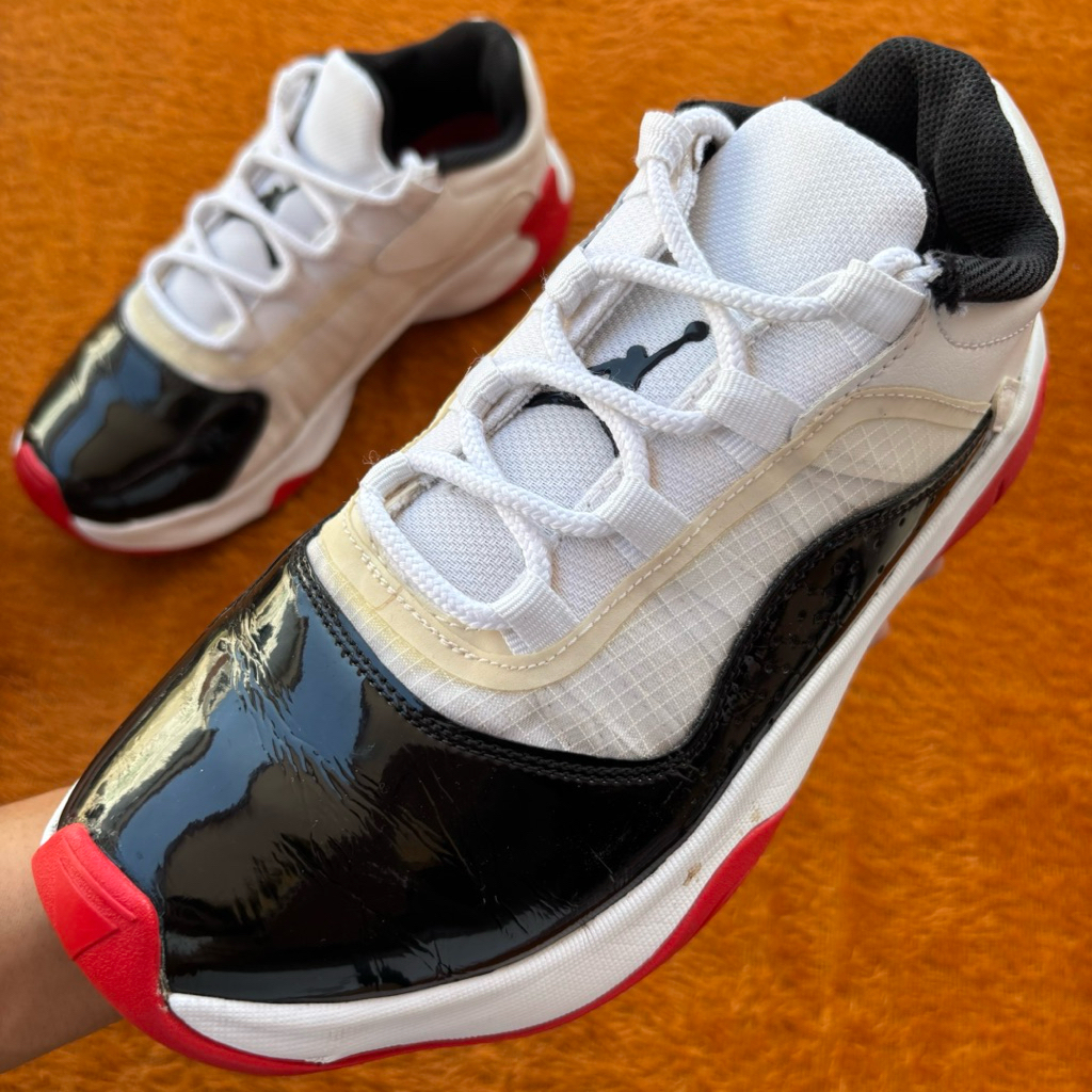 sepatu basket NIKE JORDAN 11 CMFT LOW Size 40 Insole 25cm