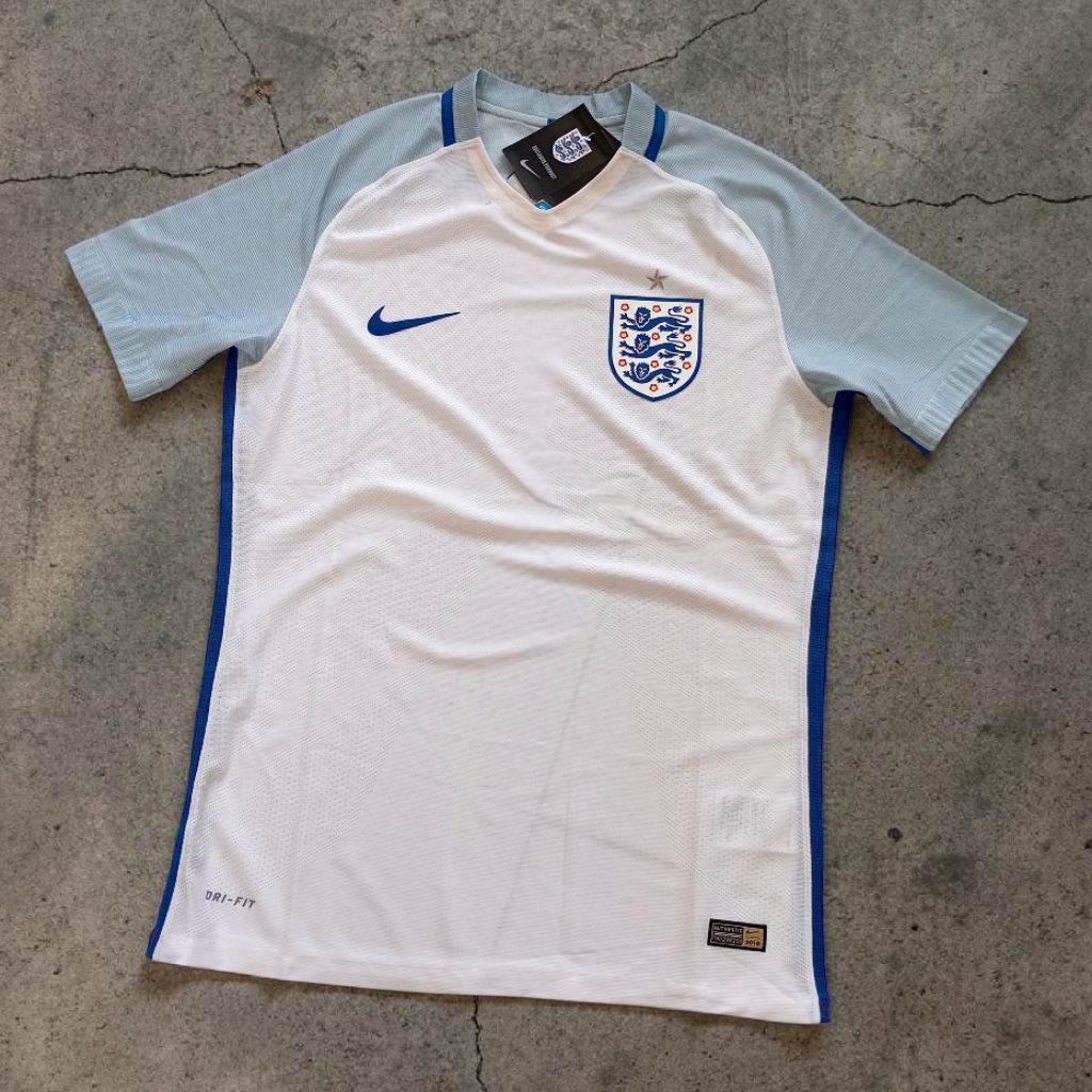 Inggris Home 2016 Player Issue