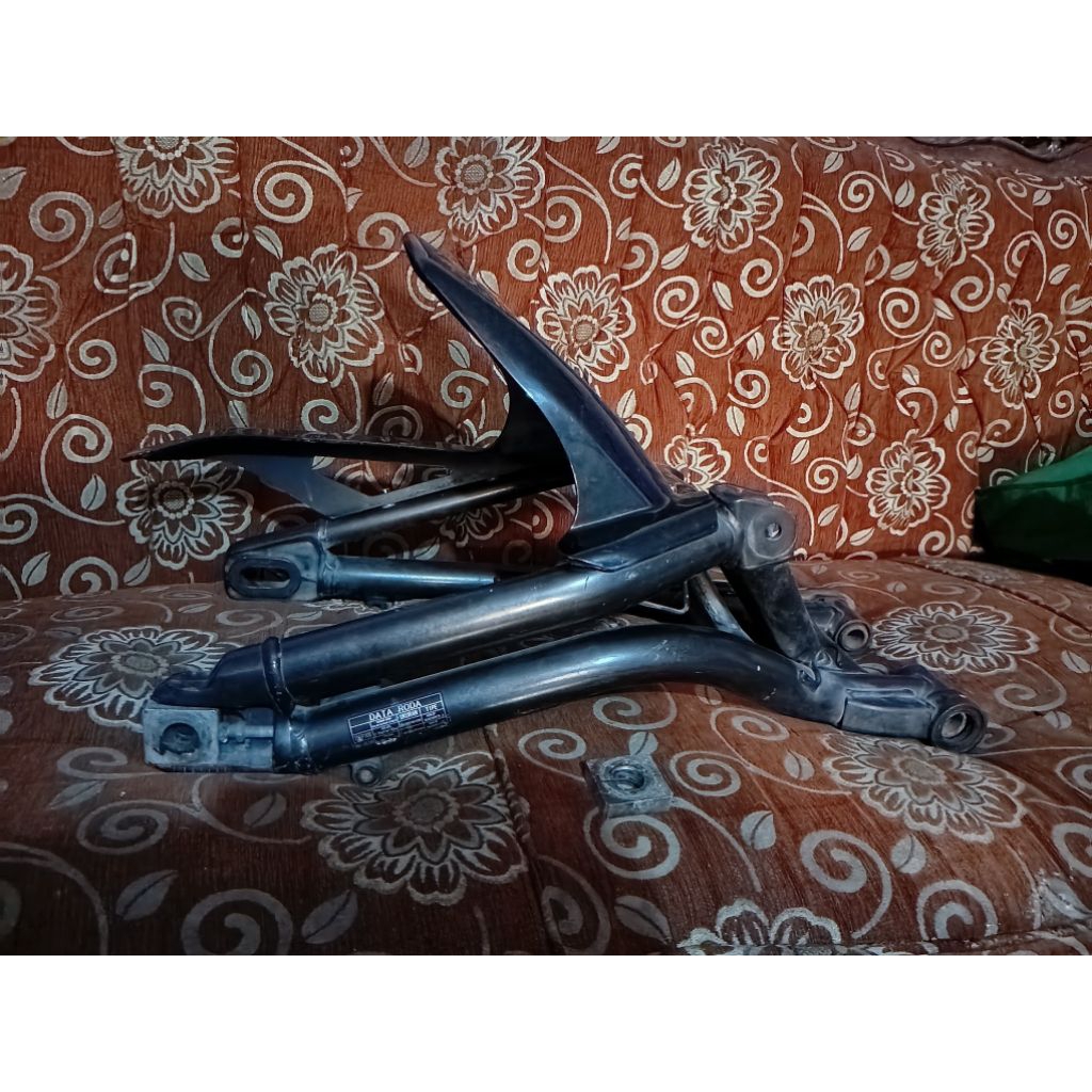 arm Kawasaki er6 original copotan swing arm er6