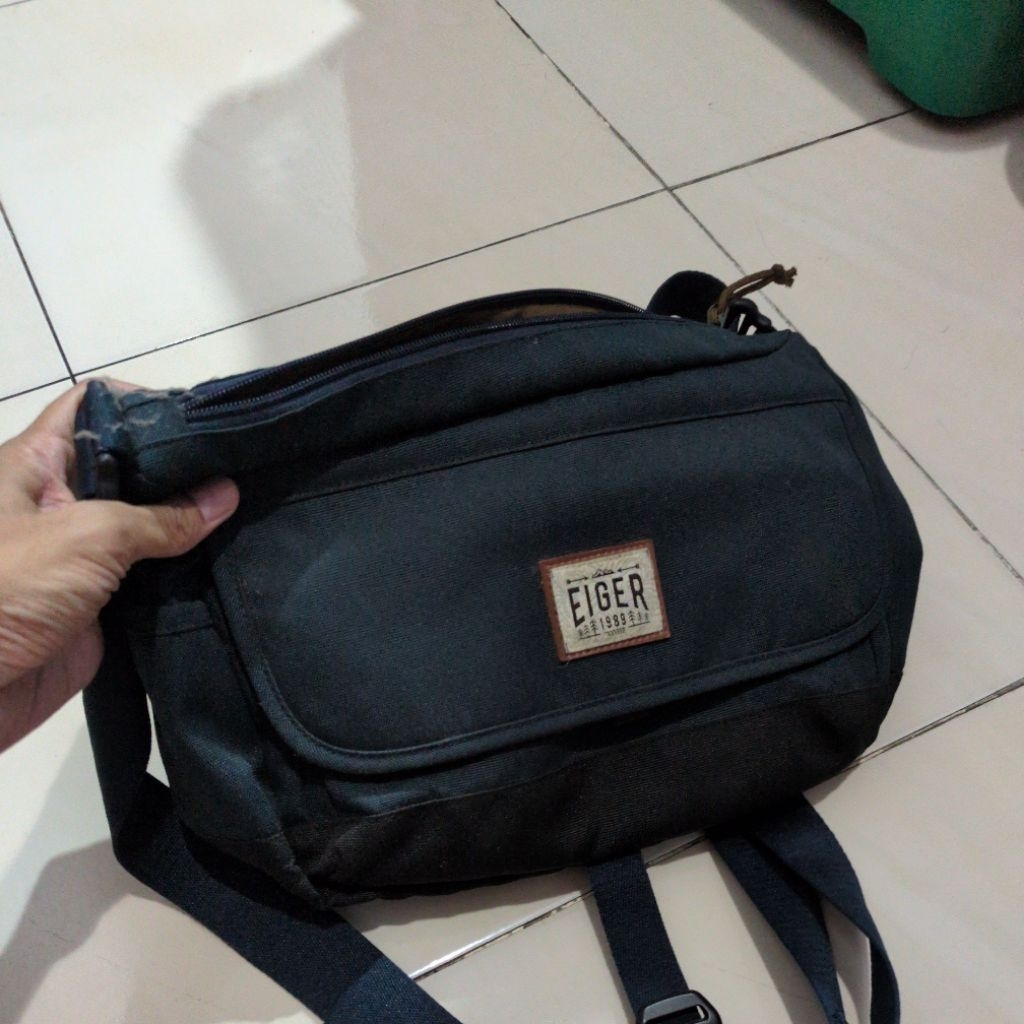 Eiger Sling bag