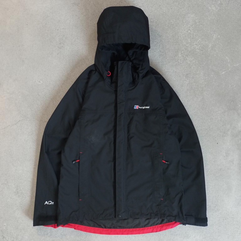 Berghaus AQ2 Hooded Jacket Outdoor Gunung Pria Gorpcore Hitam