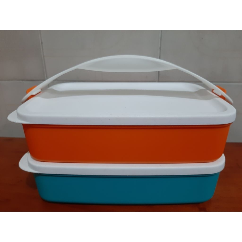 T Bestie set Tupperware