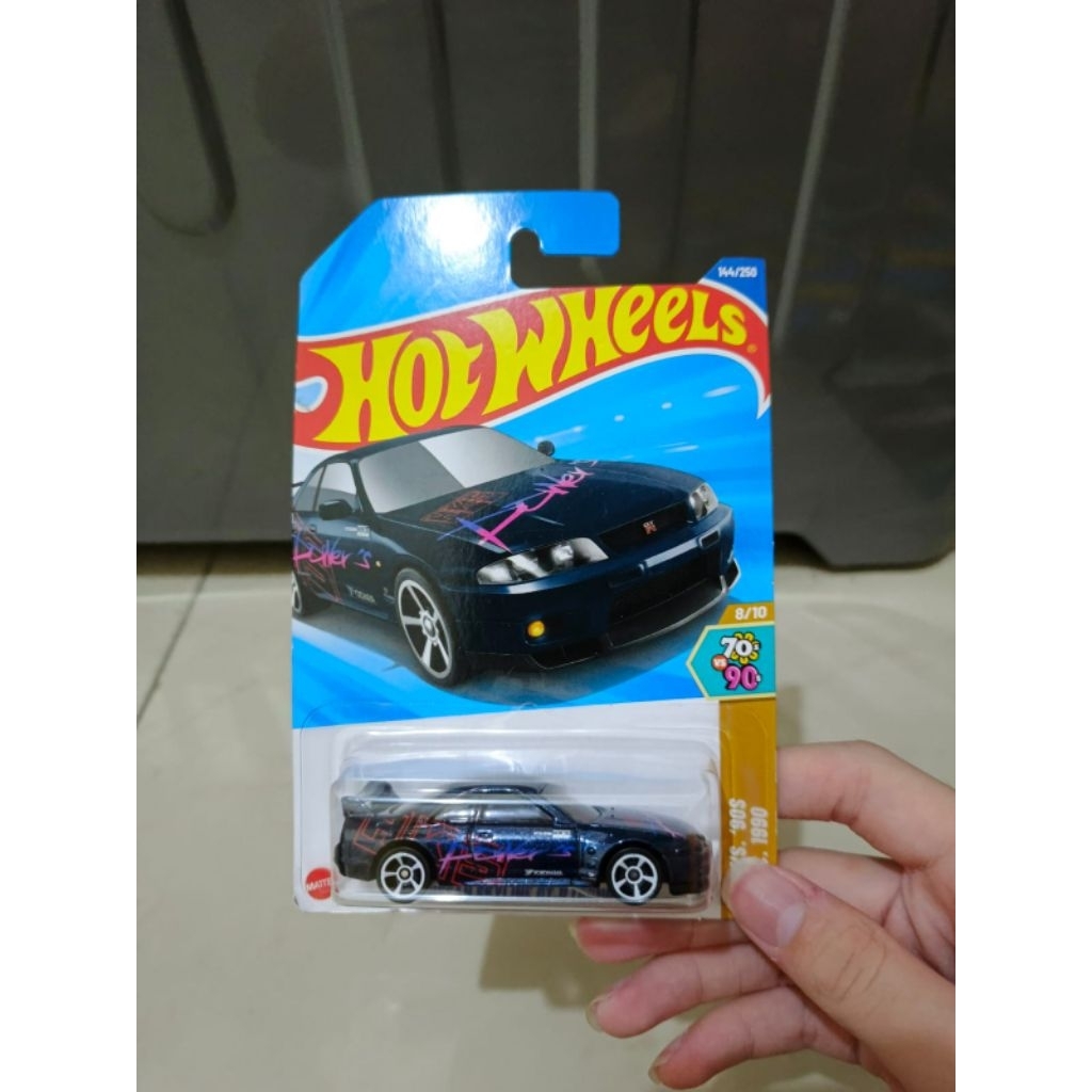 Hot Wheels Nissan Skyline GTR R33 (BCNR33)