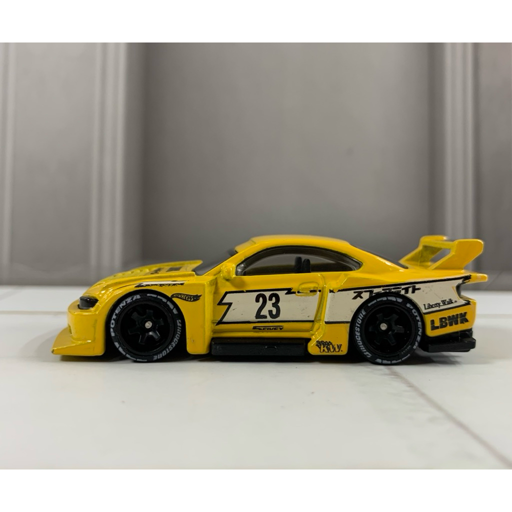 Hotwheels S15 LBWK kuning loose mulus