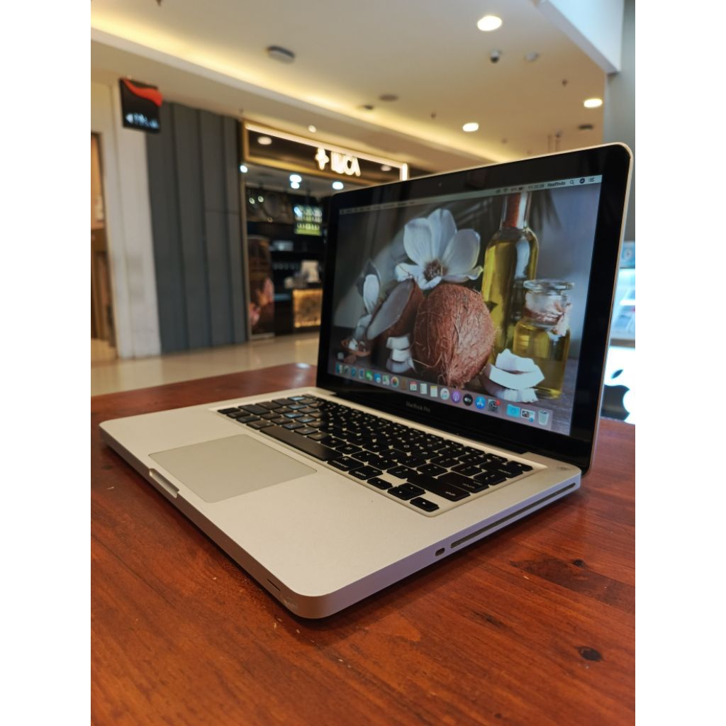 Macbook pro 13 inch Mid 2012 i7 Ram 8GB HDD 500GB
