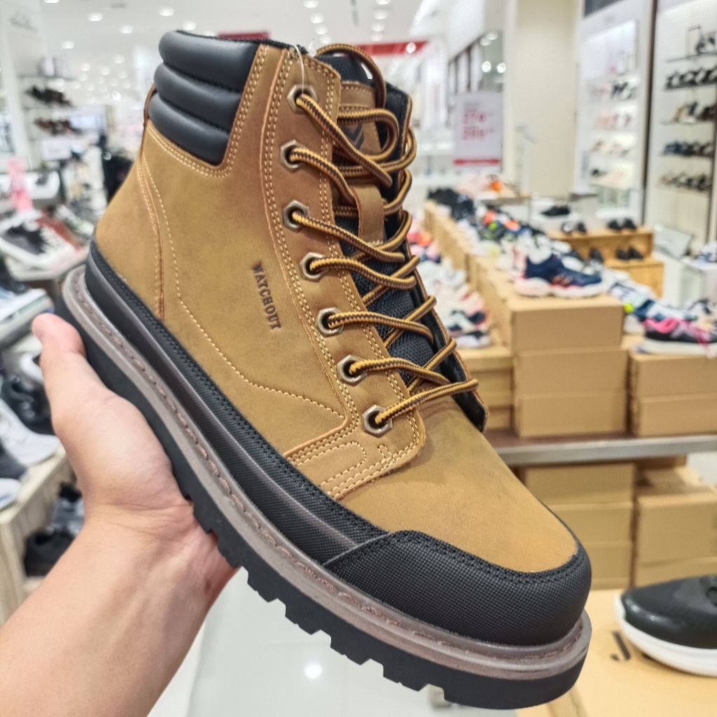 Watchout Sepatu pria leather boots Super Elegan Dan Kekinian