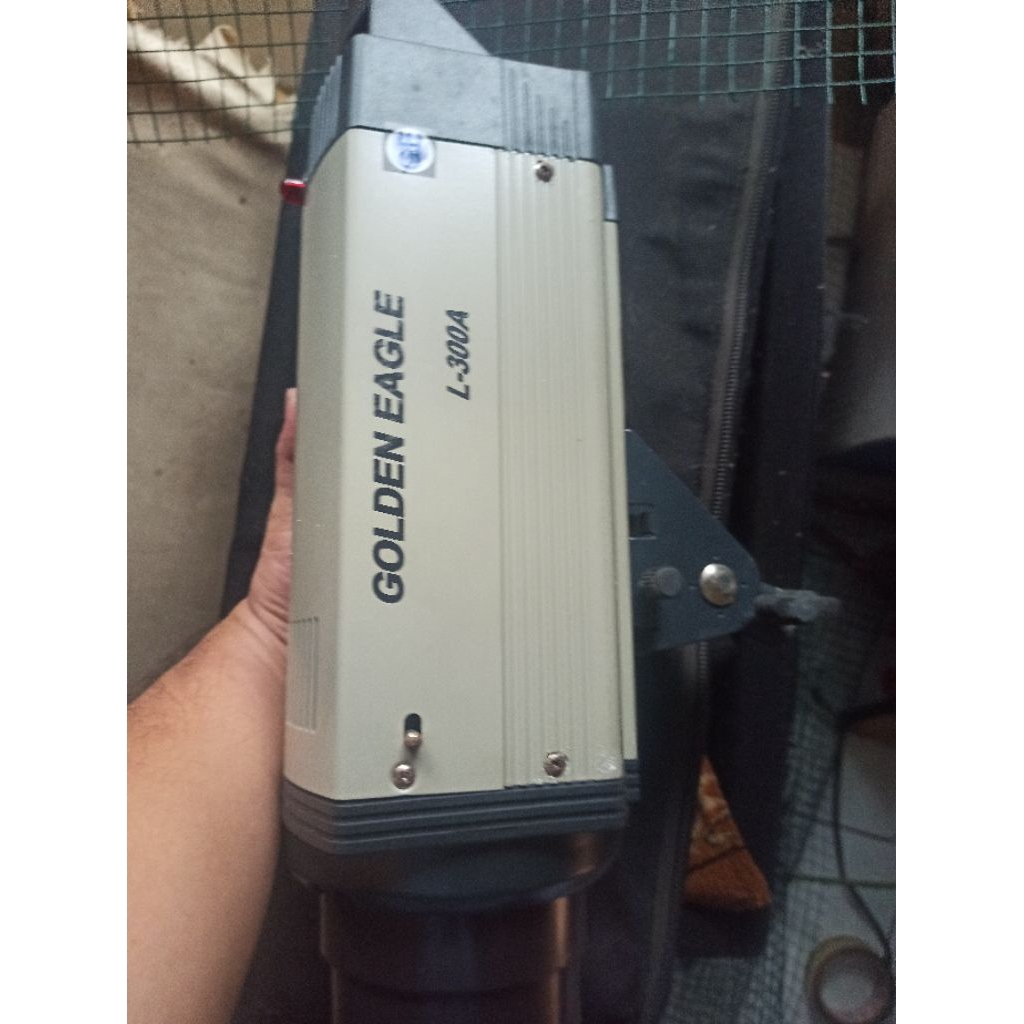 PAKET LAMPU STUDIO FOTO GOLDEN EAGLE L-300
