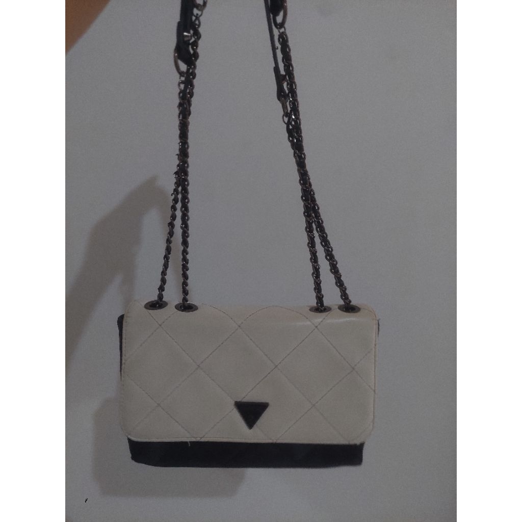 TAS GUESS MIRROR CROSSBODY (Preloved)