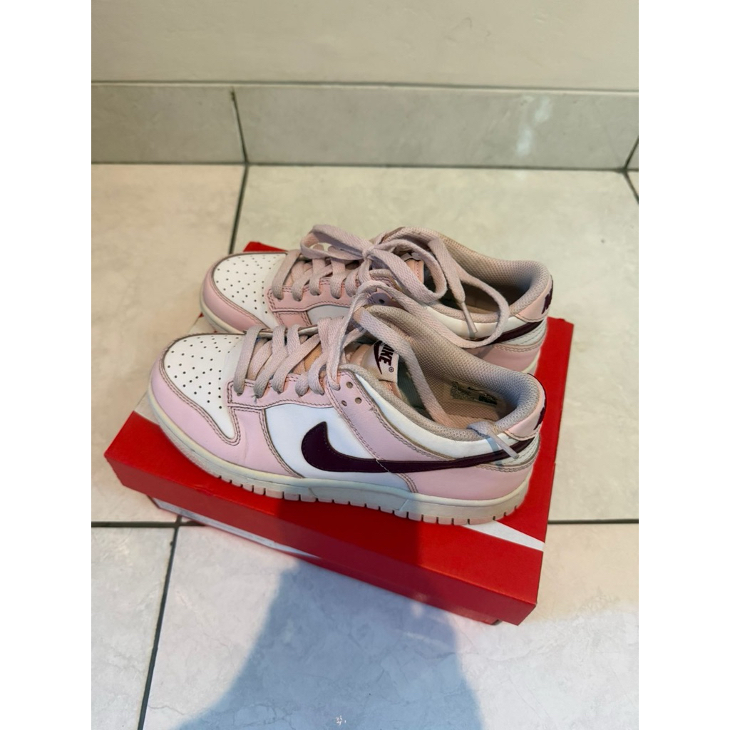 preloved NIKE dunk pink sepatu wanita shoes sneakers
