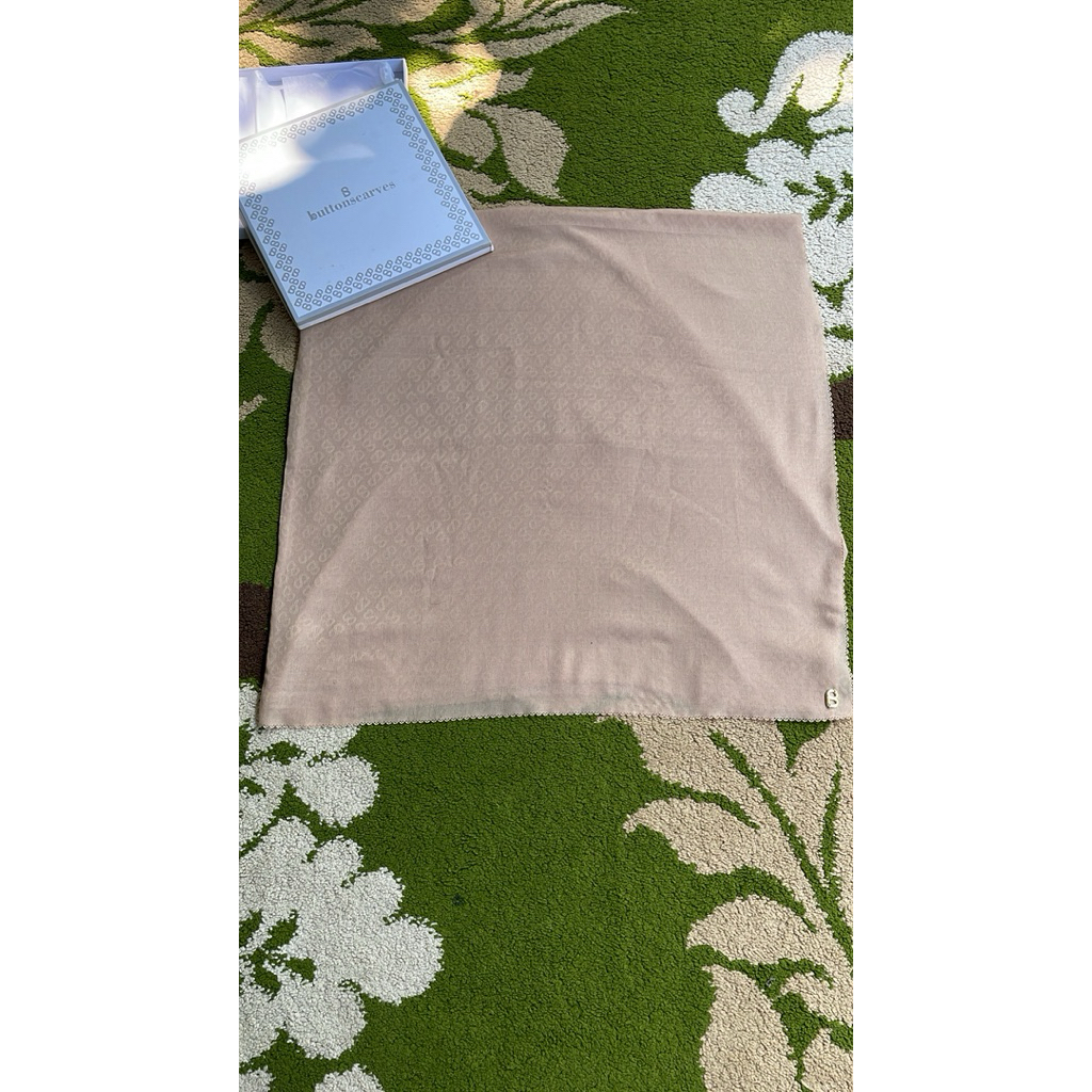 TAPIS EMBOSSED BUTTONSCARVES