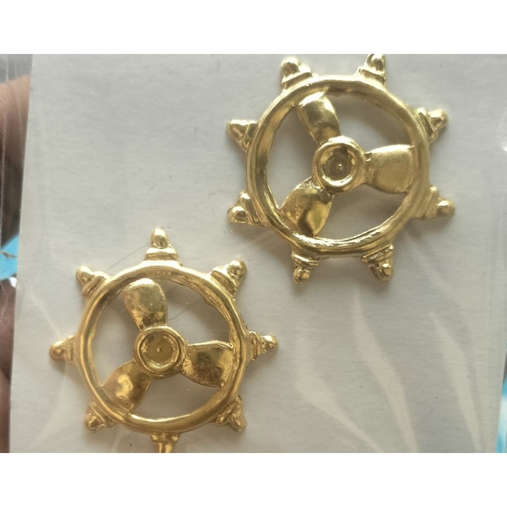 corpsteken / monogram pin teknik / teknika