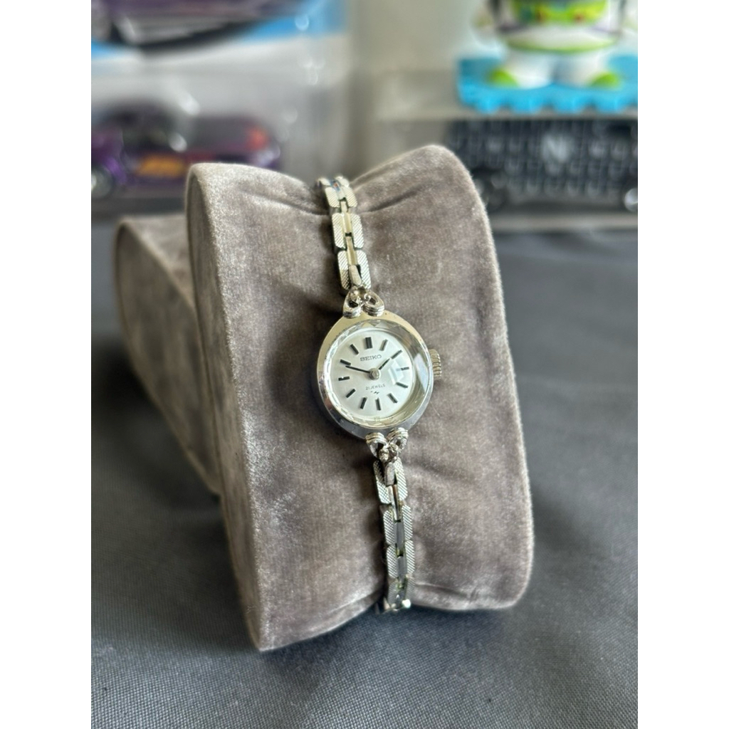 Seiko Ladies Beautifull White Gold Plated Vintage Manual Winding Classic Diamond Glass Full Original