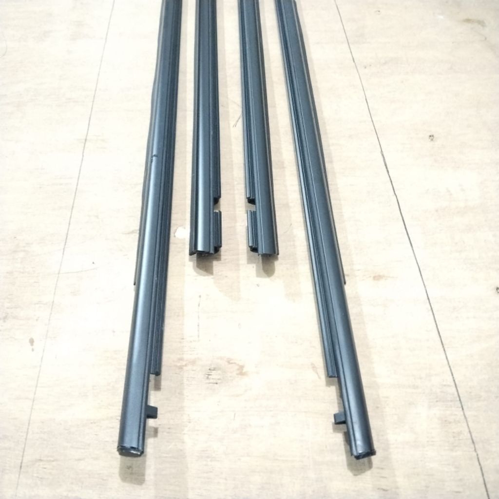karet kaca pintu mobil sienta