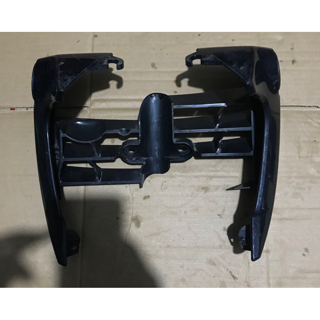sayap bawah tutup mesin Yamaha Byson original warna hitam