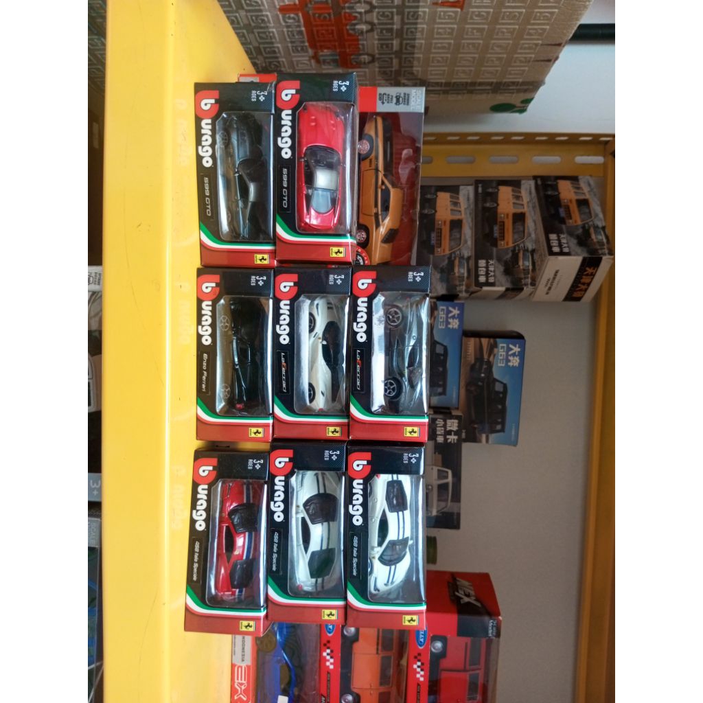 Diecast Miniatur Mobil Ferrari 1:64 Burago Bahan Besi Original