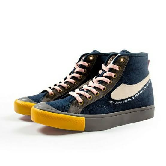Ready Stock CAMPESS X ISSER "Semesta Ilusimu" sz 41 25.5cm