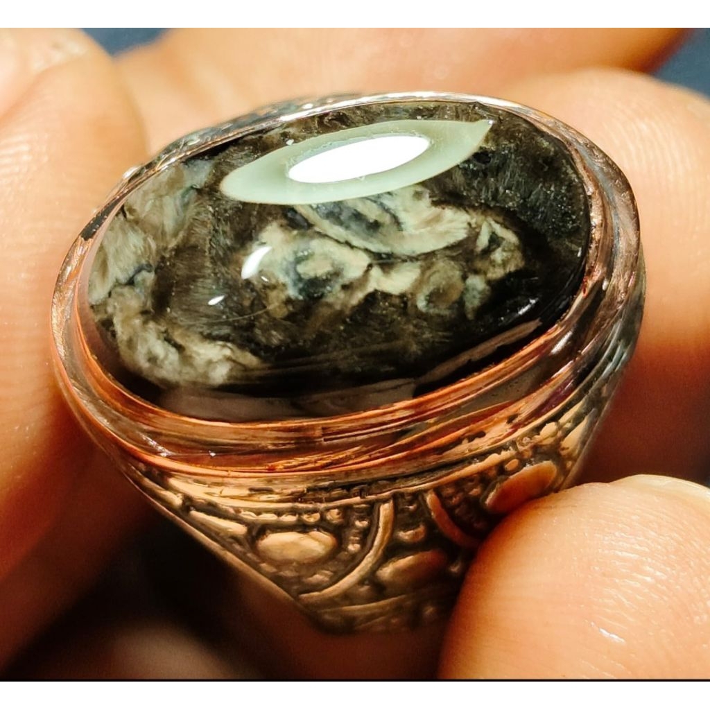 Natural Basaltic Glass  / Bulu Macan Lumajang