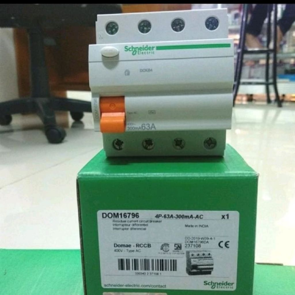RCCB DOMAE 4PAS 63A..30MA...300MA SCHNEIDER