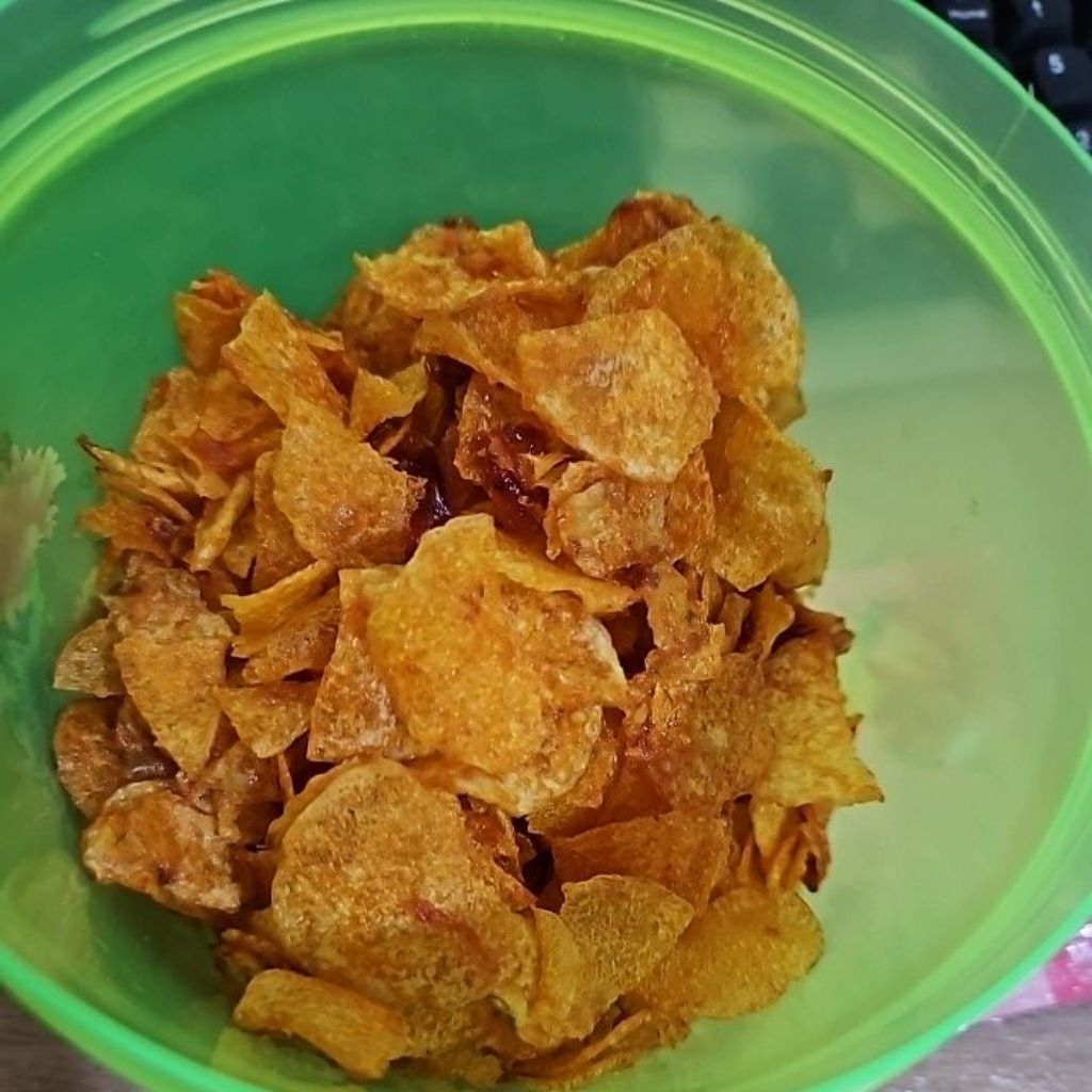 keripik kentang pedas manis