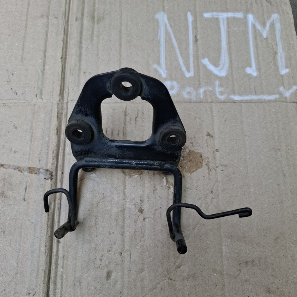 Braket Dudukan Headlamp Depan Yamaha Vixion R Original