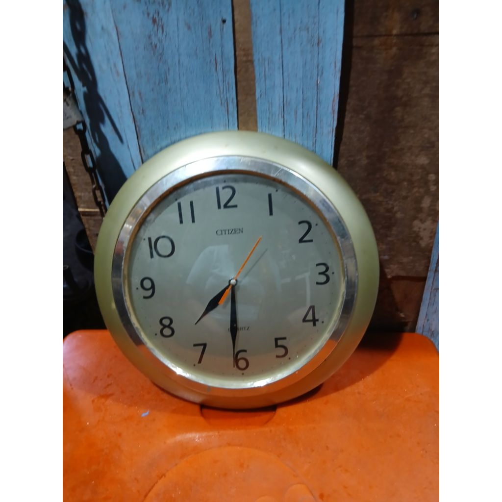 Jam dinding citizen 155 rb antik vintage lawas kuno  display dianggap mati