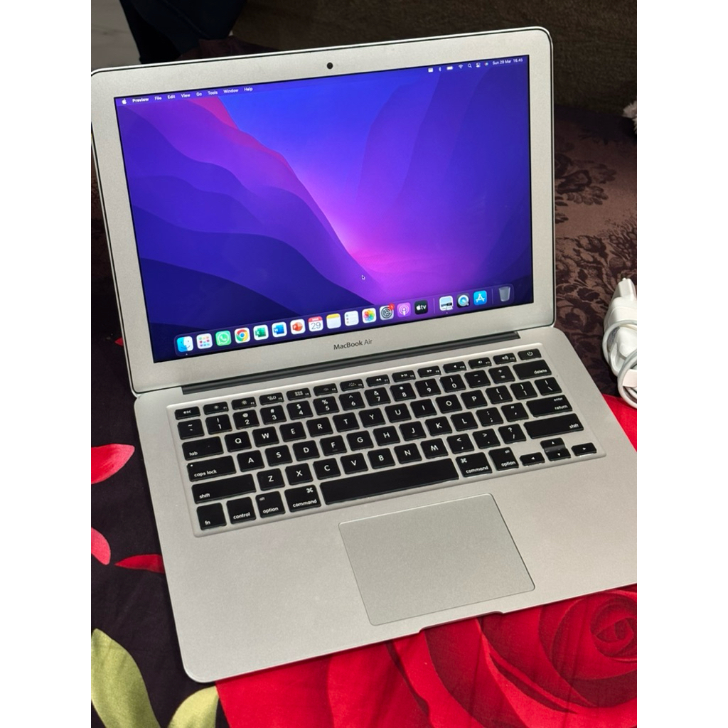 Macbook Air 13” 2015 preloved kondisi mulus
