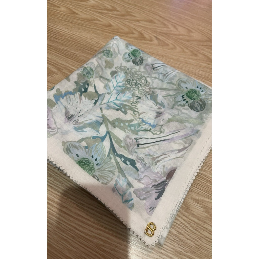 Daisy - Putih White Buttonscarves Preloved