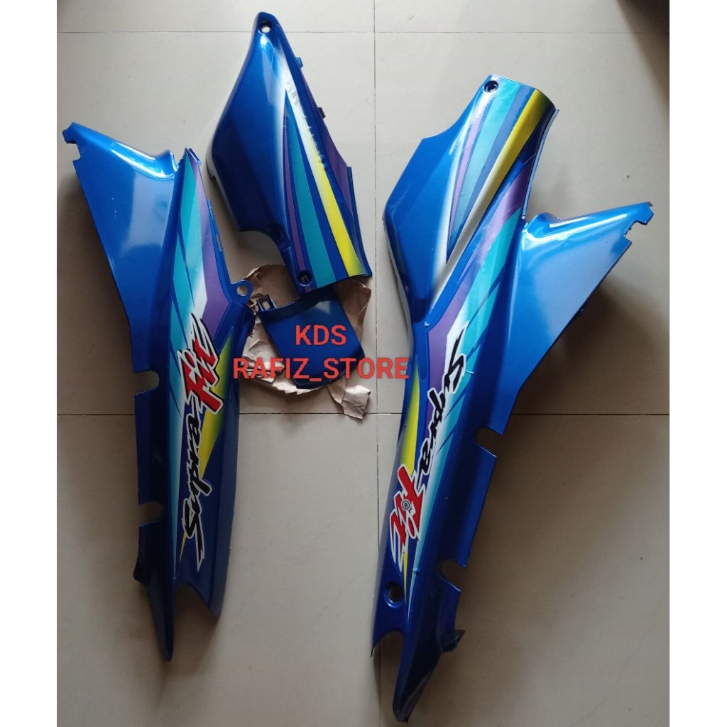 cover body belakang kanan kiri Supra fit lama warna biru Supra fit lama set striping