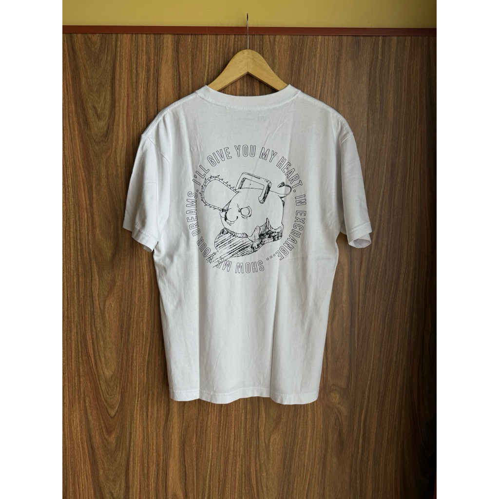 Baju Kaos Uniqlo Collab Anime Chainsaw Man Second Cakep
