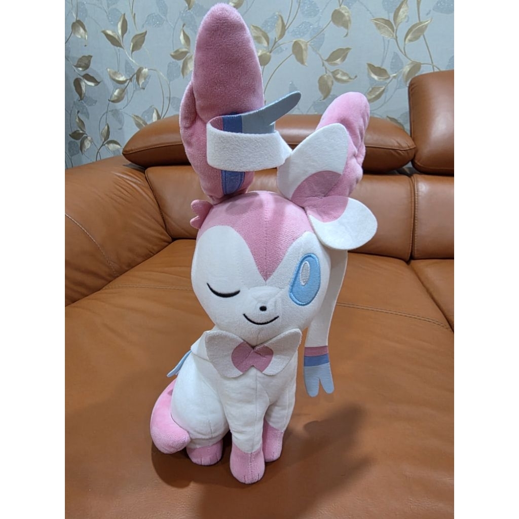 Preloved Boneka Sylveon Lucu Pokemon Original Banpresto