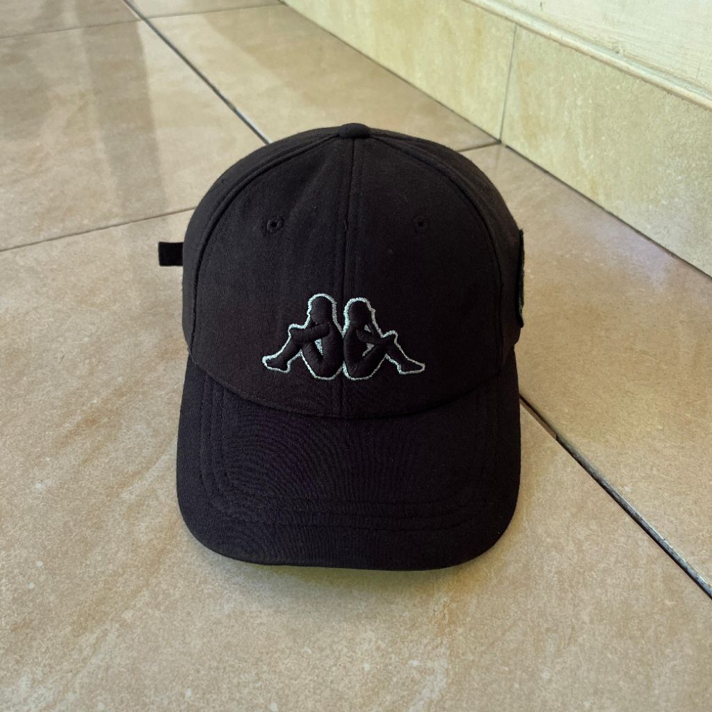topi kappa warna hitam