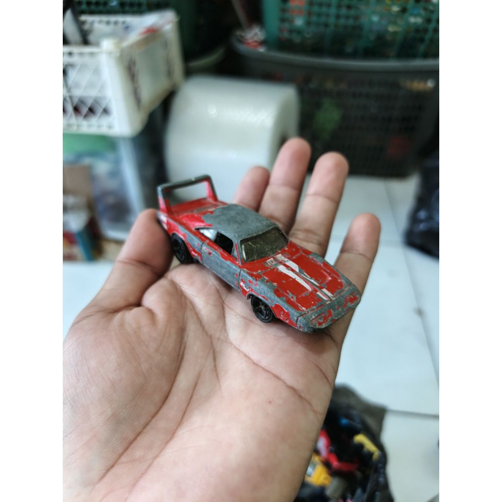 diecast hotwheels dodge charger daytona
