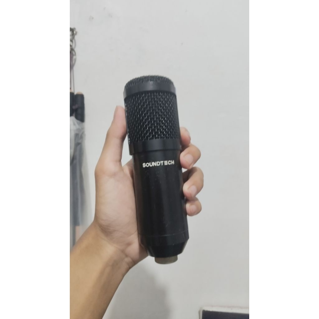 Microphone Condenser SOUNDTECH ST-800 24K BIT  [  BEKAS  ]