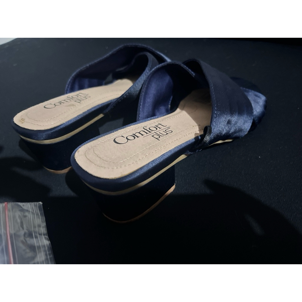 [PRELOVED] Sepatu sandal comfort plus Satin Navy ukuran 6