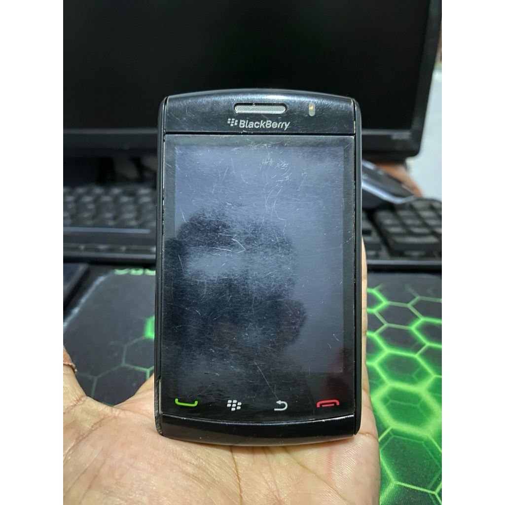 BlackBerry 9550 | Hp Jadul Koleksi