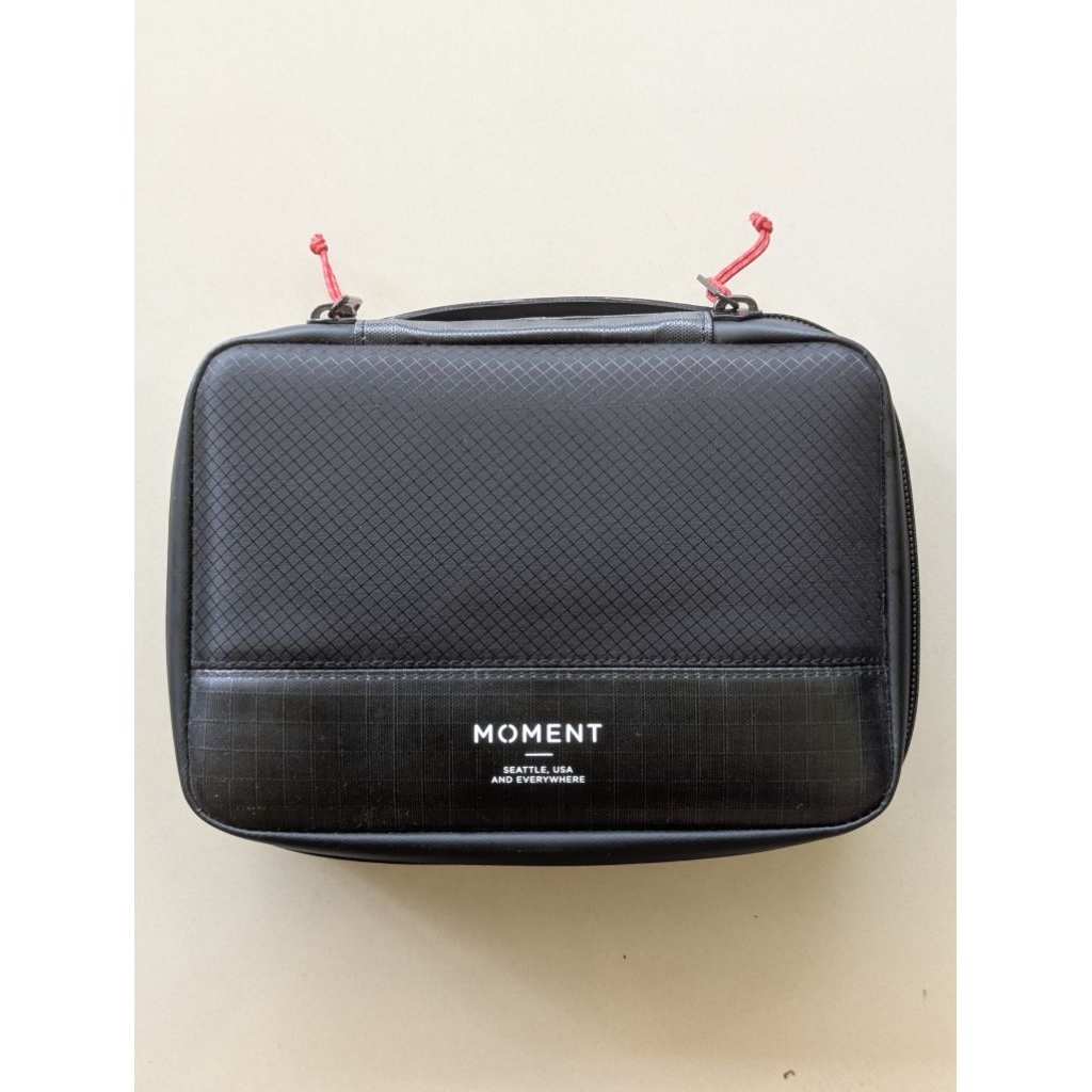 Moment weatherproof travel case & 67mm filter adapter