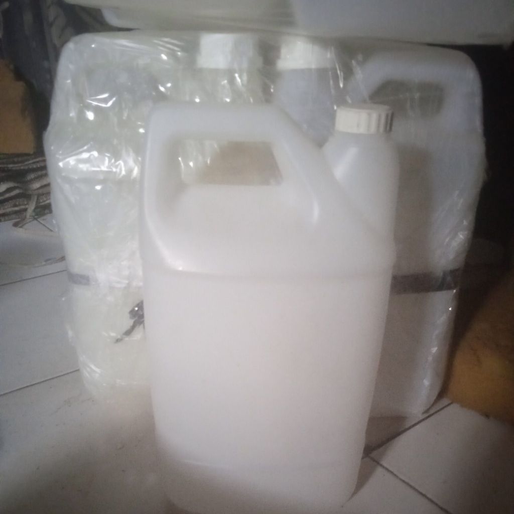 jerigen 4 liter bersih